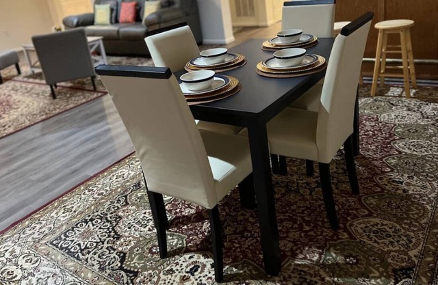Entire Private 2BD Guest Suite with Full Kitchen