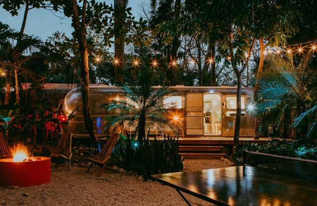 Entire Property 2 vintage Airstreams and private garden