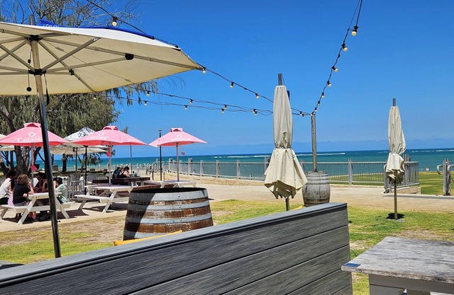 Entire rental unit in Alkimos, Australia. 3 min walk to the beach.