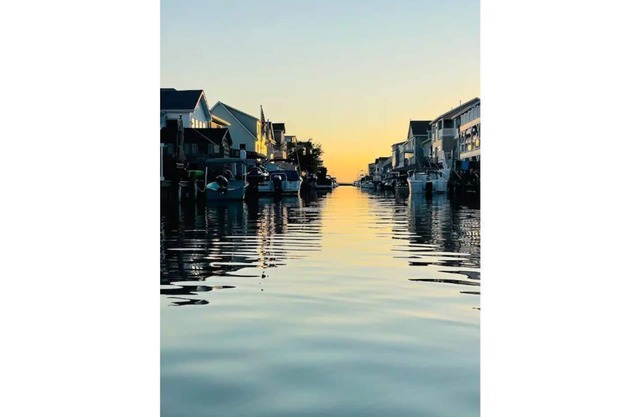 Entire spacious waterfront home, large bulkhead, walk to the beach!