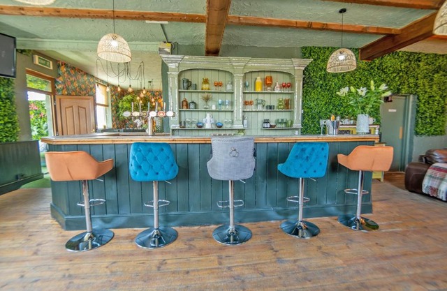 Entire Venue with Accommodation Sleeps up to 19 - Waterfall Country Escape Wales