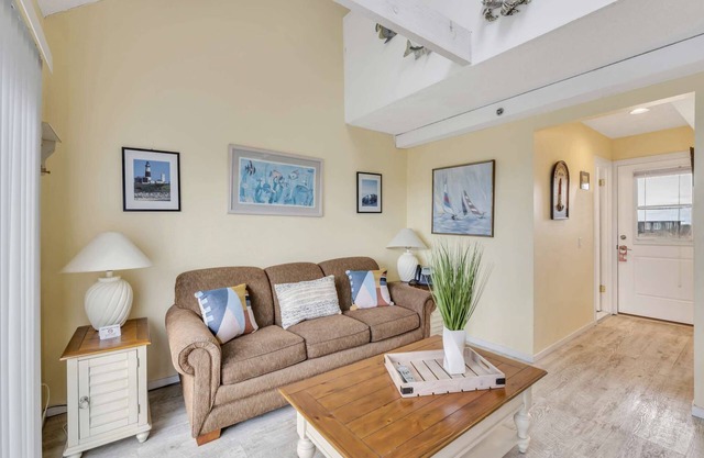 Epic Nearshore 1BRw/Loft+ Heated Pool&Tennis Club