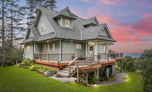 Epic ocean views at this private retreat just minutes from the beach