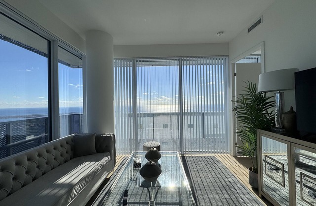 Epitome luxury lifestyle living by the Lake, Fully Furnished Executive Penthouse
