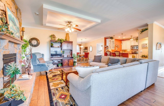 Equestrian Estate w/ Over 100 Mi Horse Trails