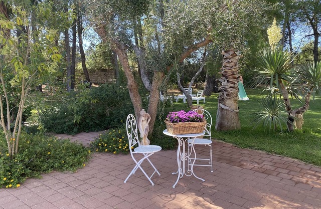 Equipped studio flat in an elegant villa