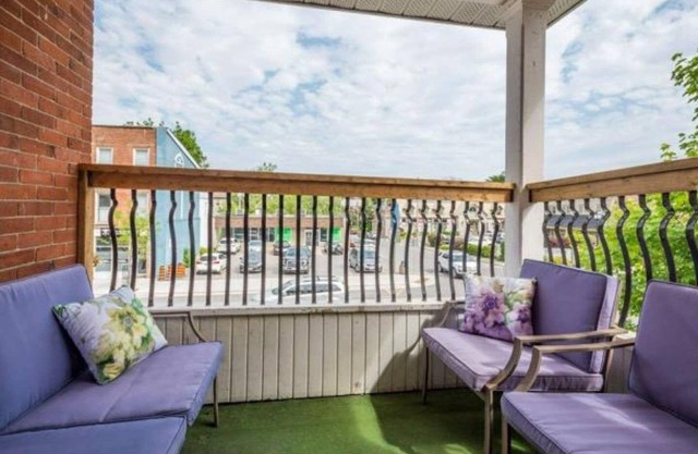 ERBN Chic; a private 2nd floor apartment in PEC