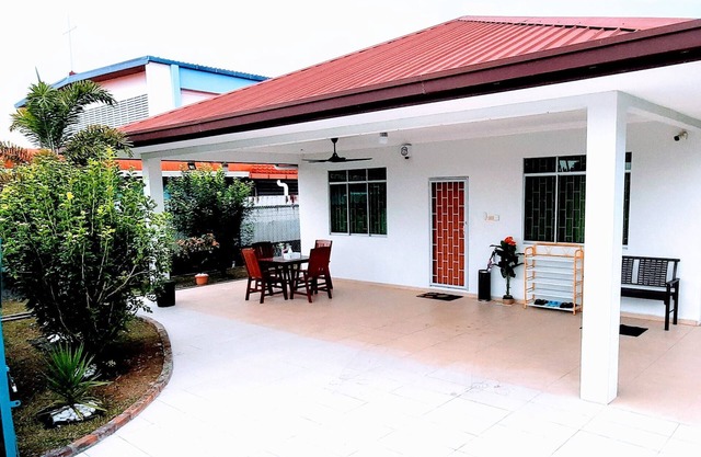 Privado. Bungalow. Tanjung Aru. Sabah. QUEDARSE EN CASA. Playa. Puesta de sol. Imagen. KKcity. 4 habitaciones