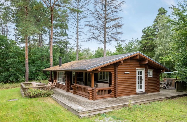 "Erika" - 250m from the sea by Interhome