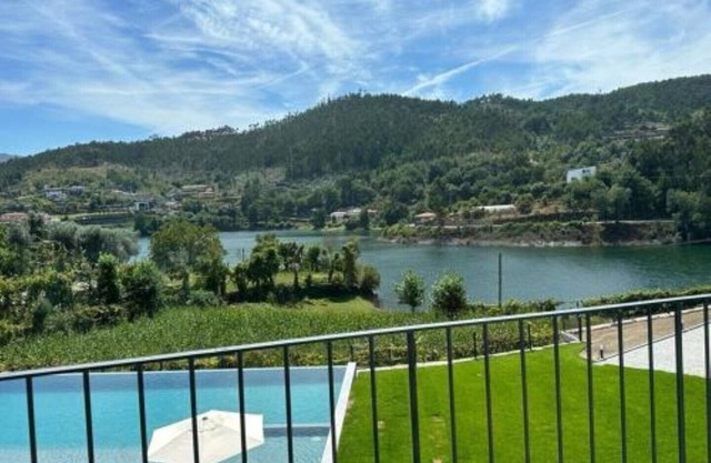 Ermal Terrace ( T2 Serradela )
