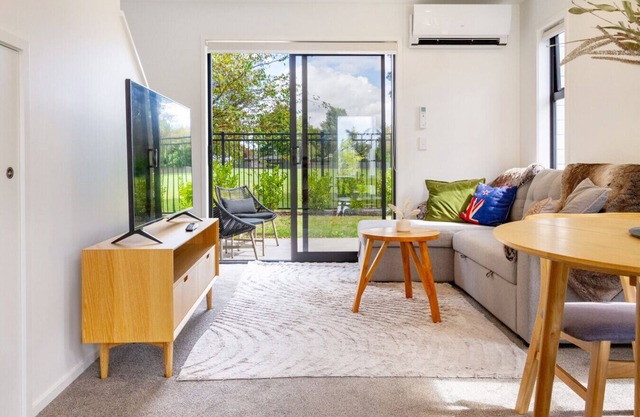 Escape at the park: 1 bed 1 bath w/carpark