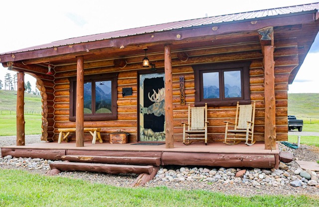Escápese de las multitudes y disfrute de su propia vista privada: cabina de alces