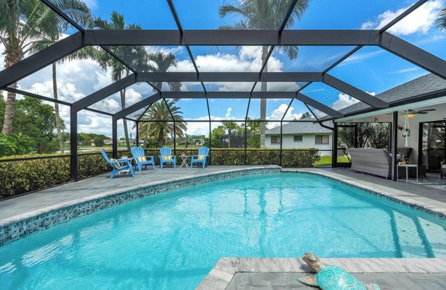 Escape to a Lush Tropical Oasis: Private Pool