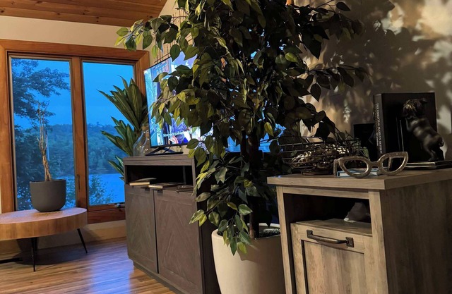 Escape to Bear Cove: Your Cozy Lakeside Getaway on Meddybemps Lake! 🌲🏞️
