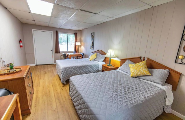 Escape to Bundick Lake: Your Charming Cabin Retreat Awaits