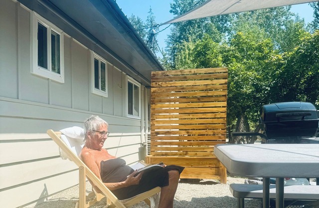 Escape to Christina Lake - Budget Friendly Sleeps 4 - Beaches, Golf, Fishing