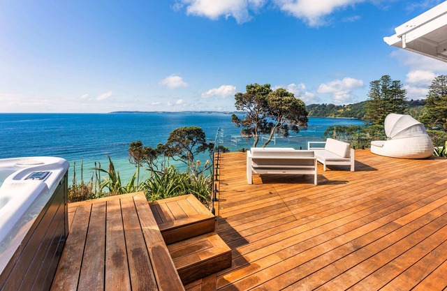 Escape to Coastal Paradise w/ Endless Sea Views