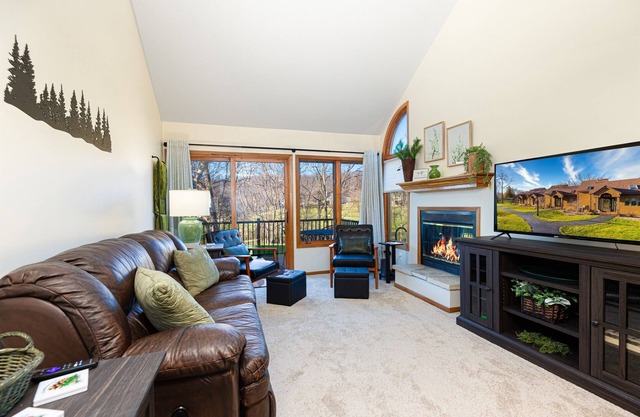 Escape to Creekwood Pines - 2 King Beds, Near Golf, Dog-Friendly, Amenity Access