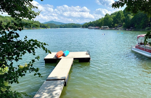 LakeHill, un hermoso refugio junto al lago, lakeviews, muelle de natación, kayaks, pesca