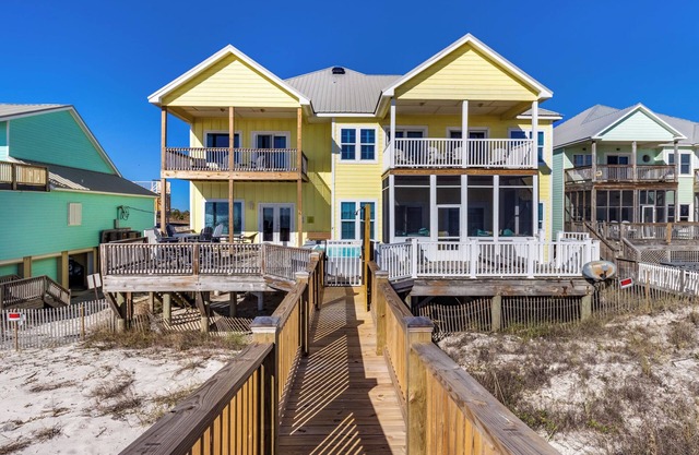 Escape to Sunset Hideaway – Beachfront Bliss!