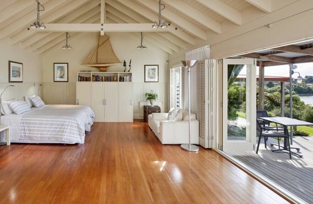 Escape to the charming Morning Tide Studio