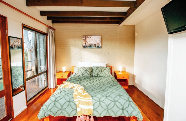 Escape to the country in our Farm Stay Queen Unit at Bumblebrook. Pet Friendly.