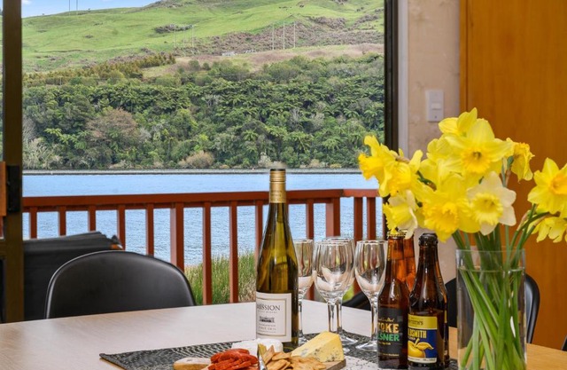 Escape to the Lake - Lake Rotoiti Bach