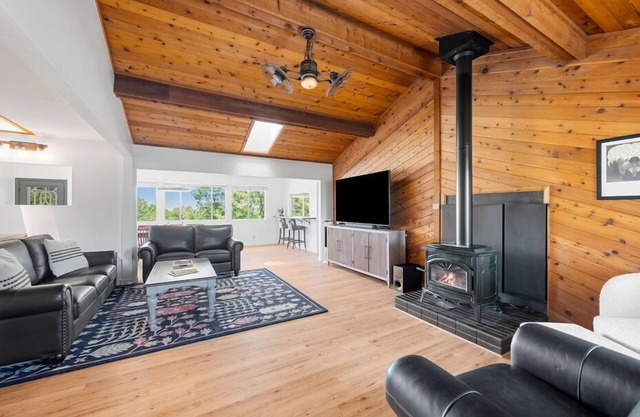Escape to The Mountains! *Amazing Views*