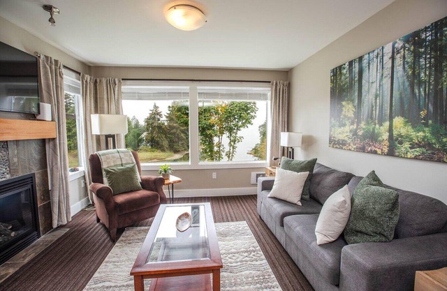 Escape to Ocean Views & Resort Perks