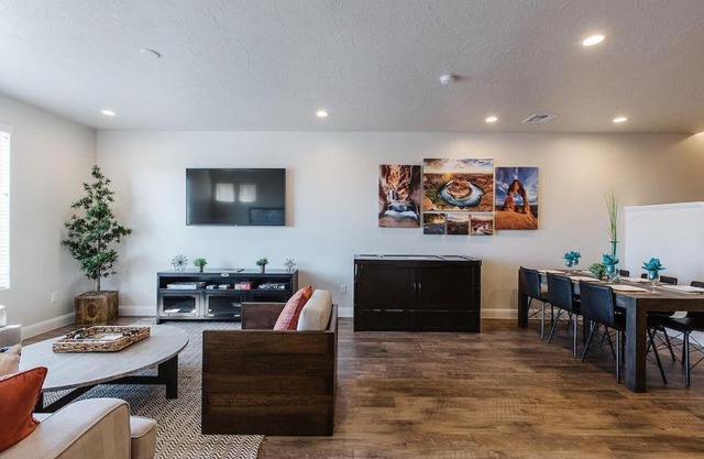 Escondido 1097 l Heavenly Daze Near Sand Hollow, Quail Creek and more!
