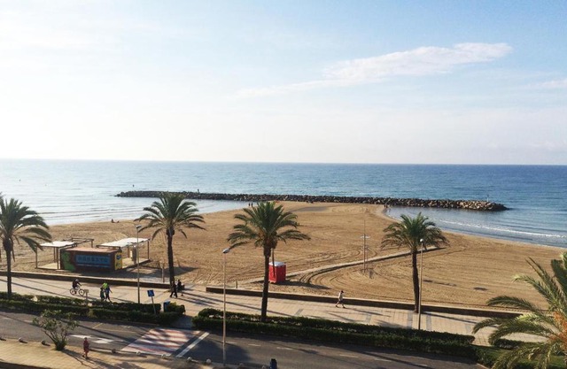 Espectacular ático dúplex con vistas al mar
