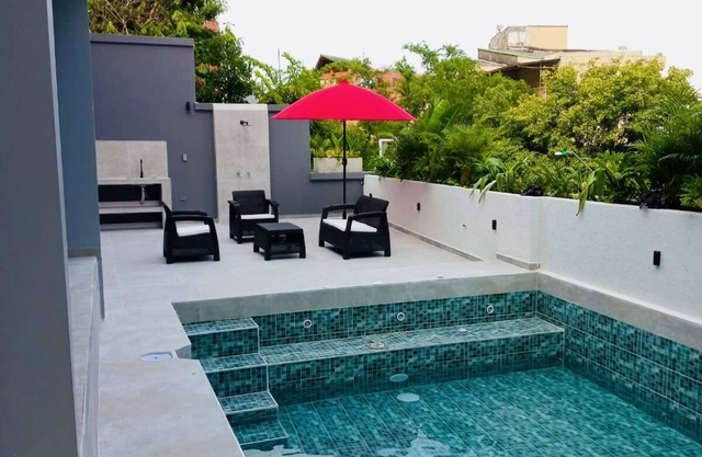 Luxurious Entire House With Private Pool