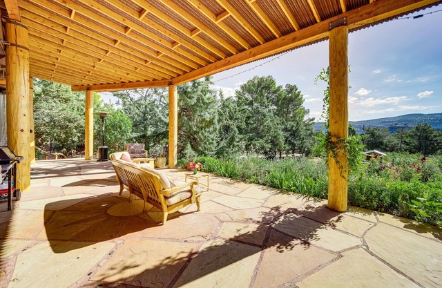 Essencia Farm Stone House