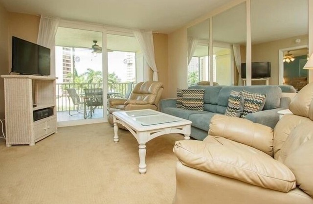 Essex503-s - Essex 2 Bedroom Condo by Redawning