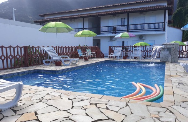 Estúdio em maresias com ar condicionado e piscina