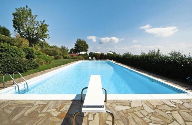 Finca en Monte Serra con piscina y olivos