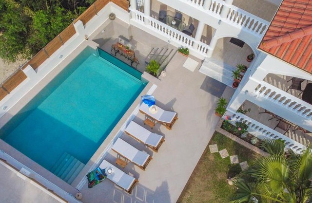 Estella Luxury Villa in Amoudi -200m from the beach