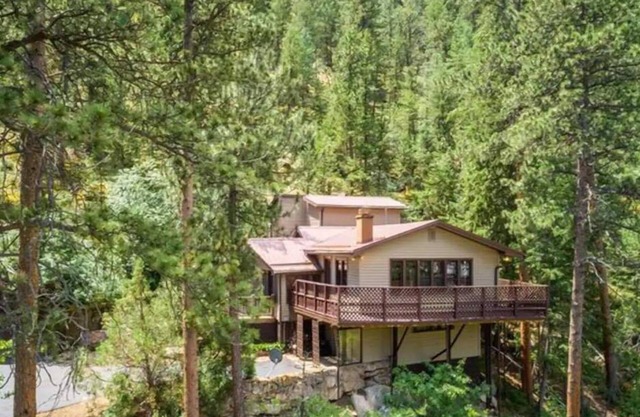 Riverfront Cabin with Private Fishing Access – 15 Min to Estes Park