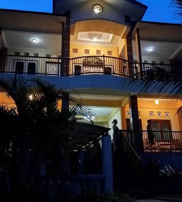 ESTEVANIA LODGE Kelimutu