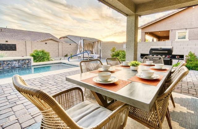 Estrella Mountainside Retreat with Private Heated Pool- Beautiful Community!