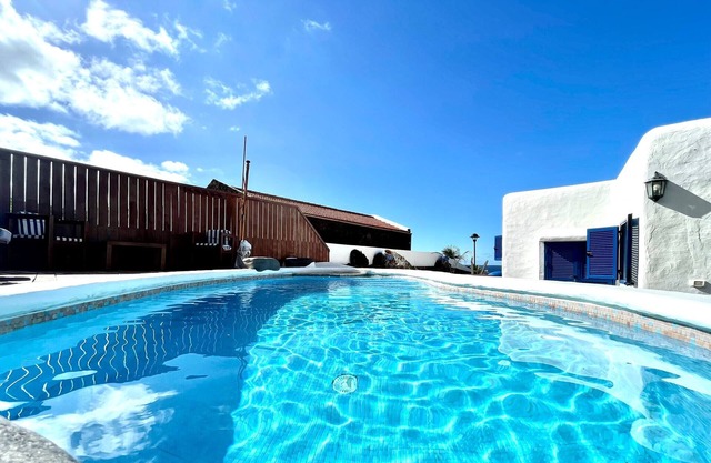 Estupenda Villa,piscina privada,frente al mar