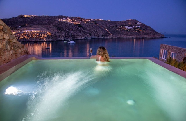 Etesians Suites & Villas