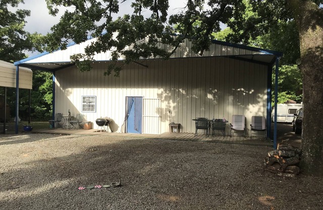 Casa del lago Eufaula en un barrio tranquilo con playa privada