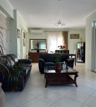 Eugene Apartment