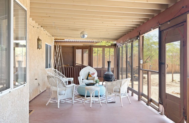 Euphorbia House - Fire Pit, Ping Pong, Tether Ball & Dark Skies 3 Bedroom Home by RedAwning