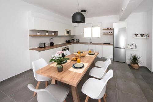 Euphoria Blue Villa στην περιοχή Ιξιά