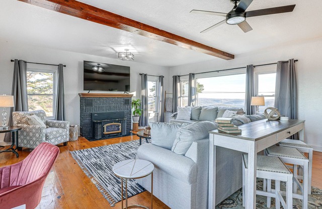 Eureka Springs Home Rental w/ Panoramic Views!