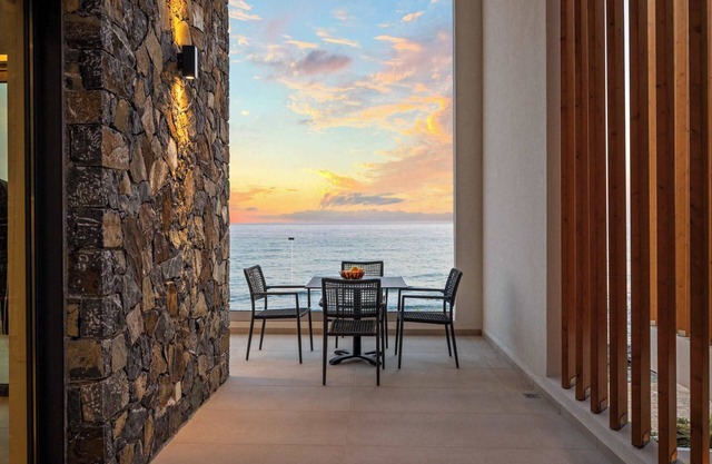 Evelmare Beachfront Upper Apartment