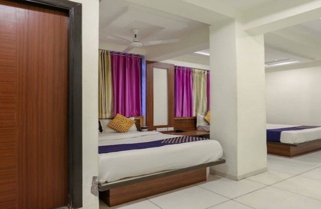 Everest Hotel