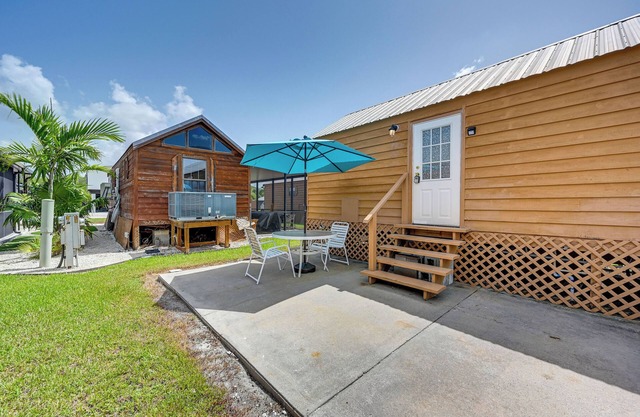Acogedora Everglades City Studio Cabin - Steps to Bay!